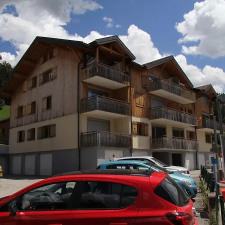 Au Centre Du Village, Proche Des Stations De - 4 Personnes - Fr-1-459-163 *