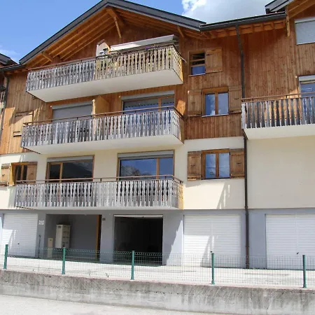 Au Centre Du Village, Proche Des Stations De - 4 Personnes - Fr-1-459-163 Apartment