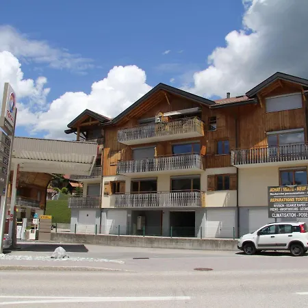 Apartment Au Centre Du Village, Proche Des Stations De - 4 Personnes - Fr-1-459-163 *